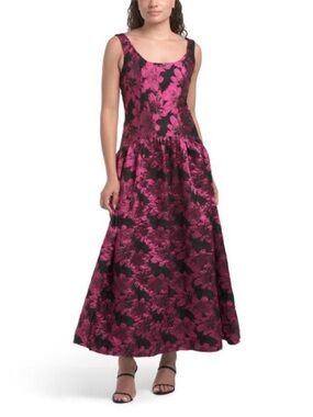 Elliatt Holly Fuchsia and Black Floral Scoop-Neck Maxi Dress
